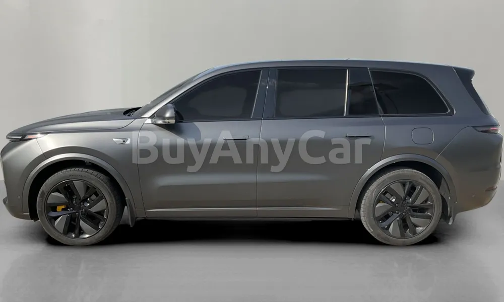 Vehicle photo 4