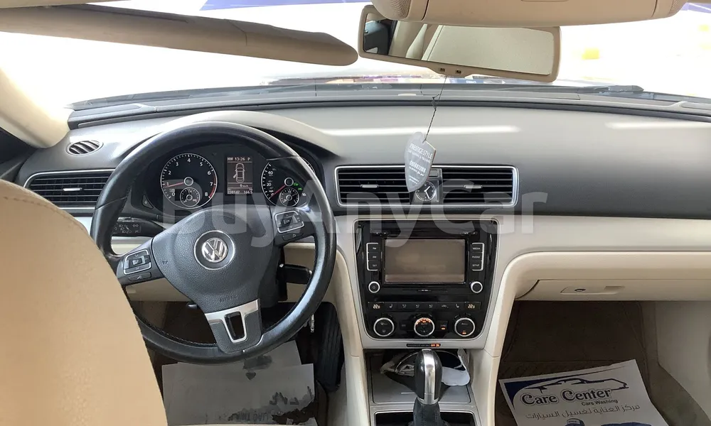 Vehicle photo 9