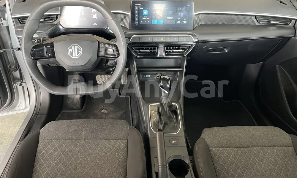 Vehicle photo 9