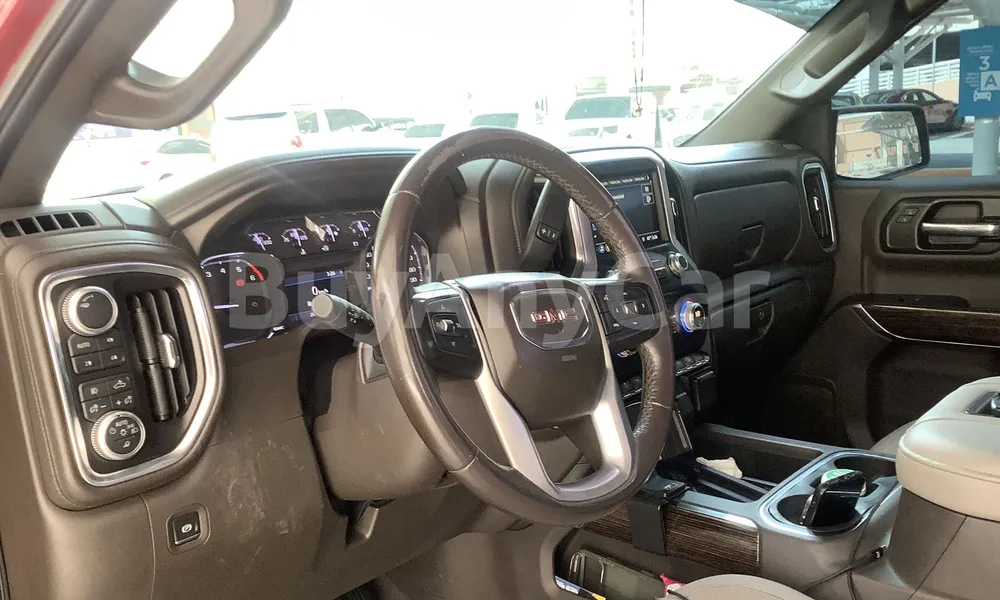 Vehicle photo 9