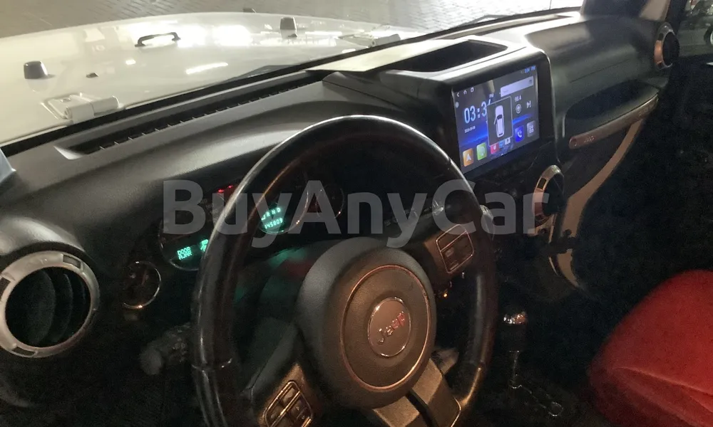 Vehicle photo 9