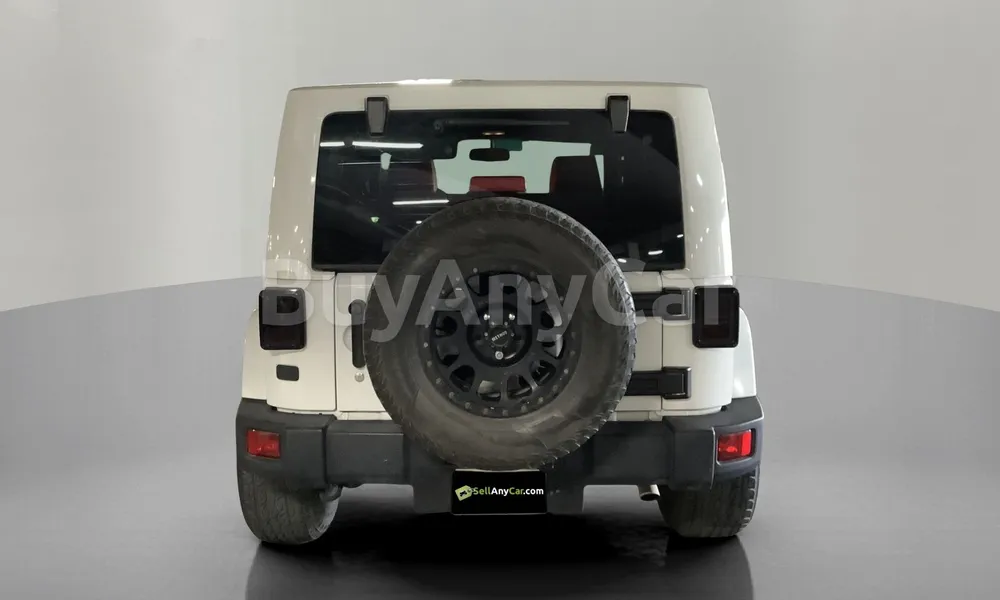 Vehicle photo 2