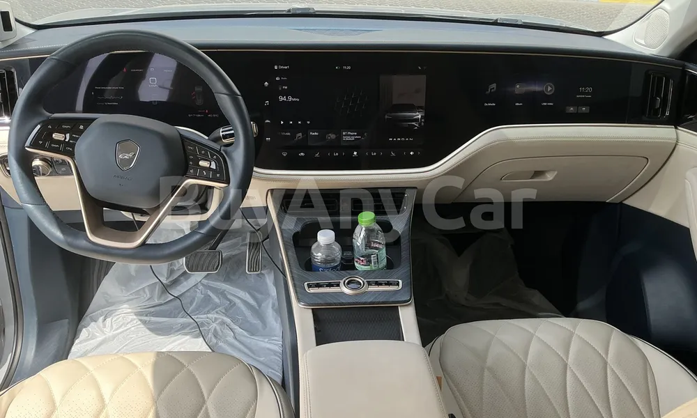 Vehicle photo 9