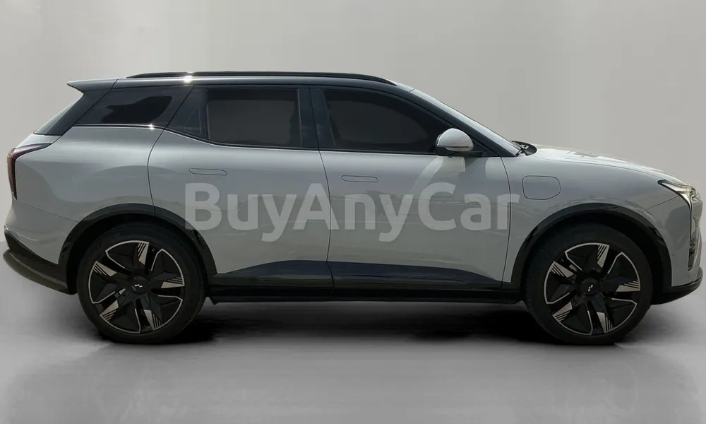 Vehicle photo 3