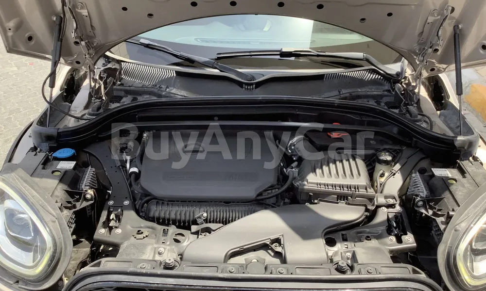 Vehicle photo 6