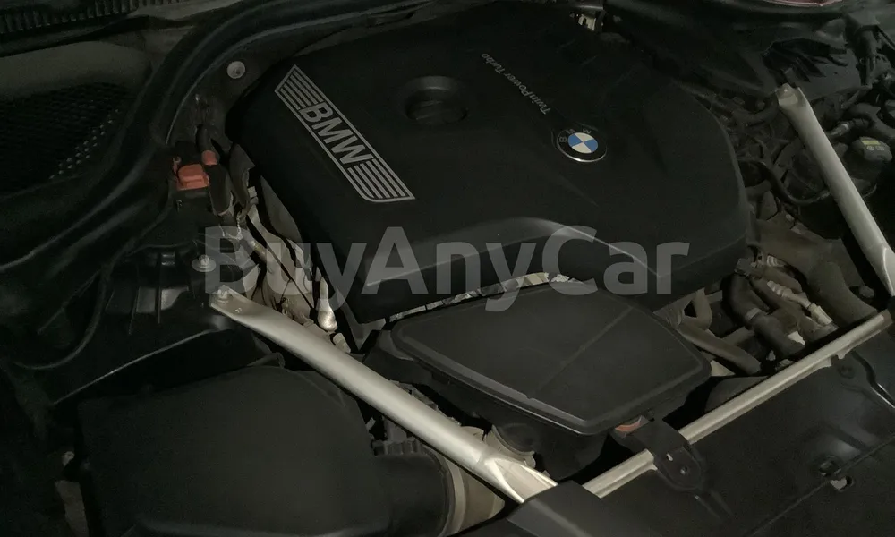Vehicle photo 5