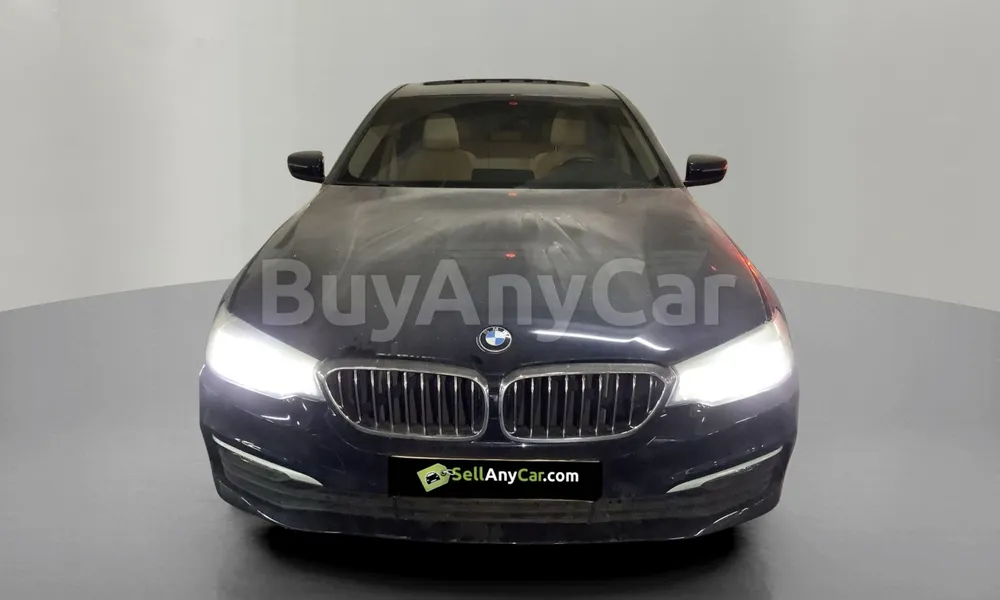 Vehicle photo 1