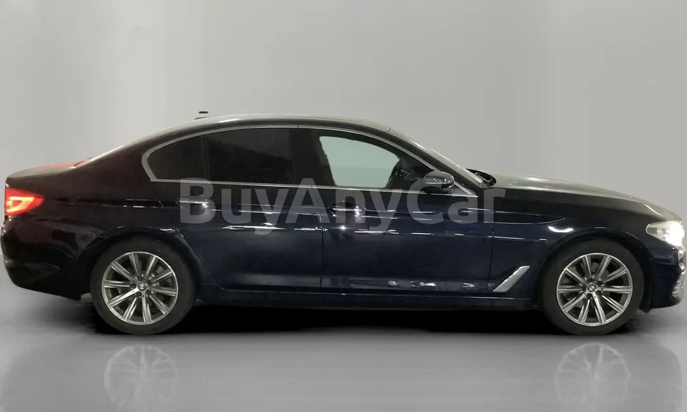 Vehicle photo 3