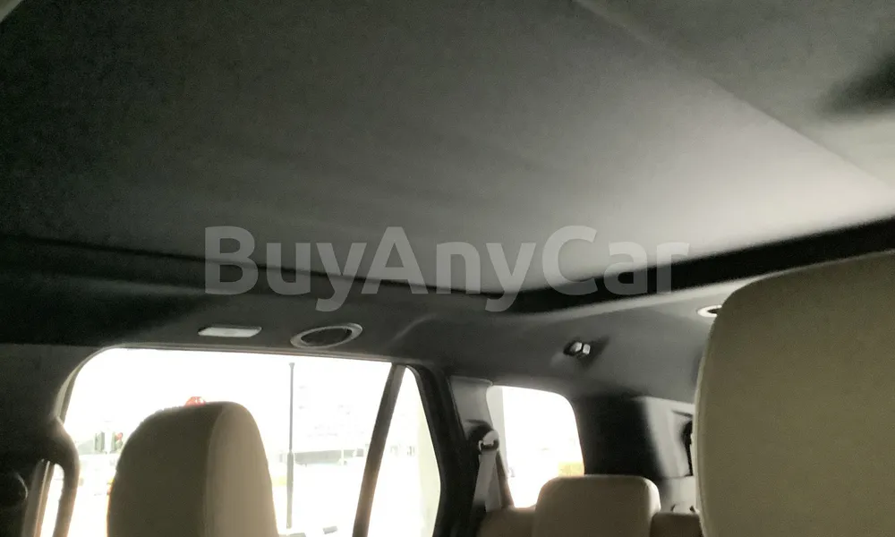 Vehicle photo 7