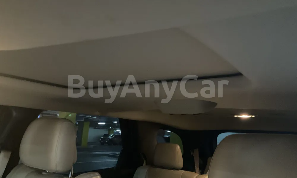 Vehicle photo 9