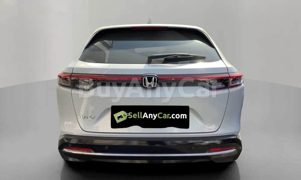 Vehicle photo 2