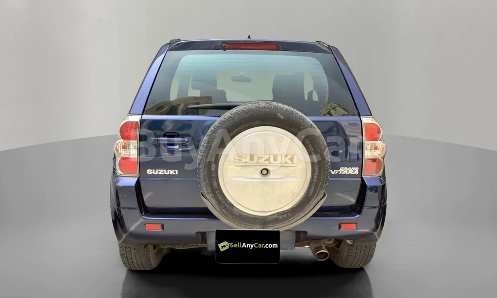 Vehicle photo 2