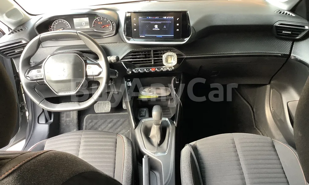 Vehicle photo 9