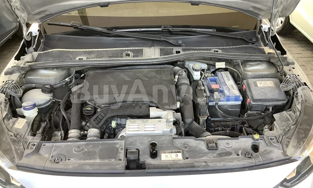 Vehicle photo 6