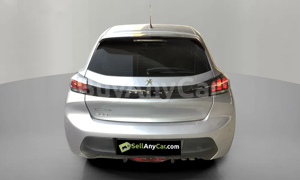 Vehicle photo 2