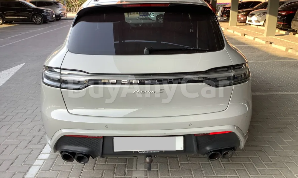 Vehicle photo 2