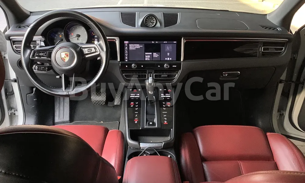 Vehicle photo 8