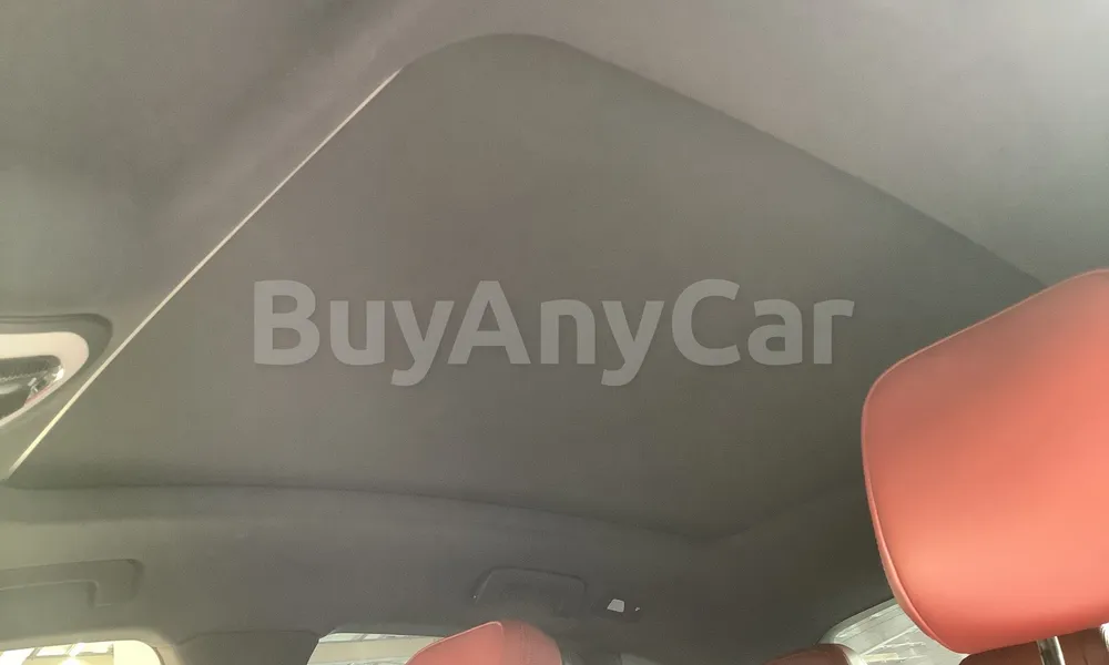 Vehicle photo 9