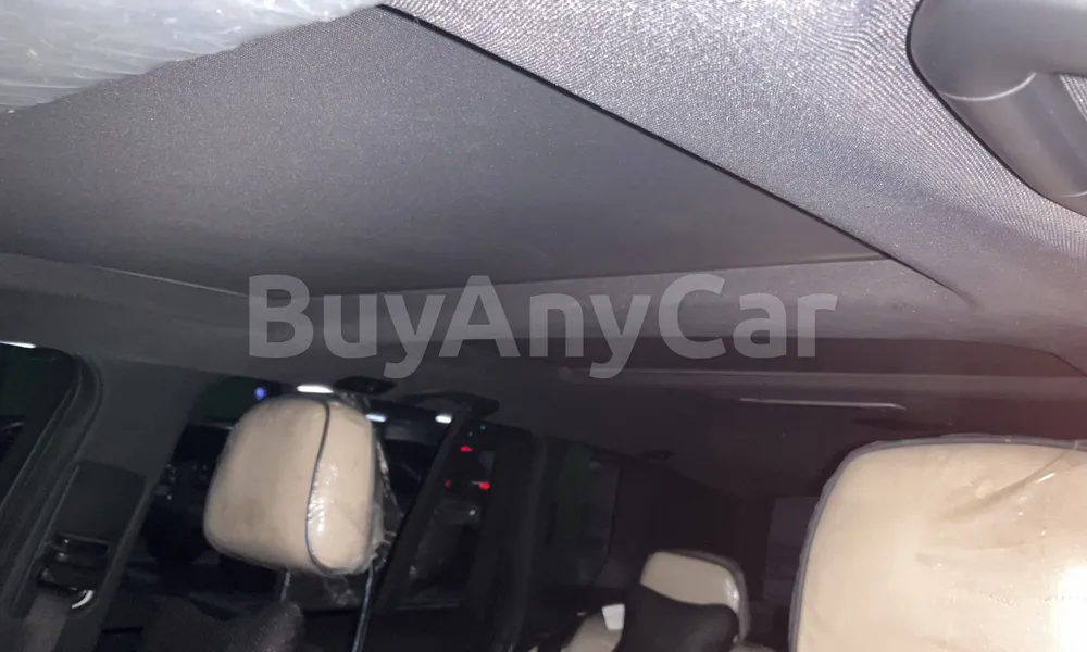 Vehicle photo 8