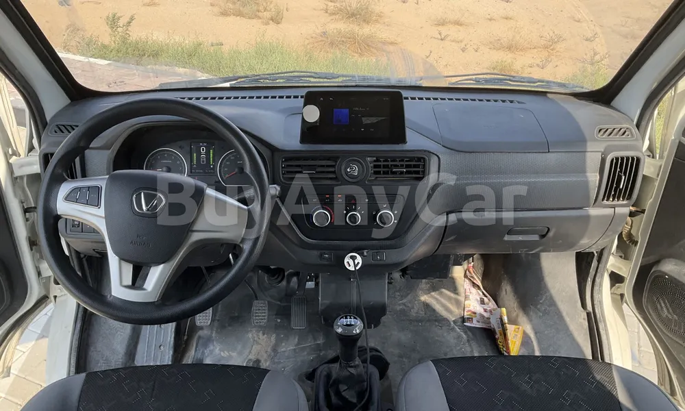 Vehicle photo 9
