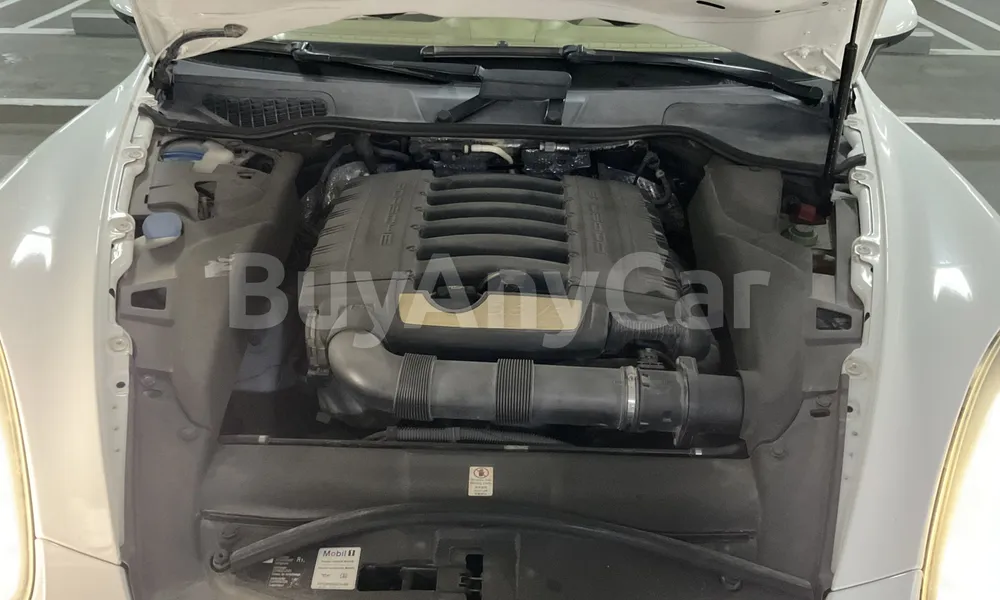 Vehicle photo 6