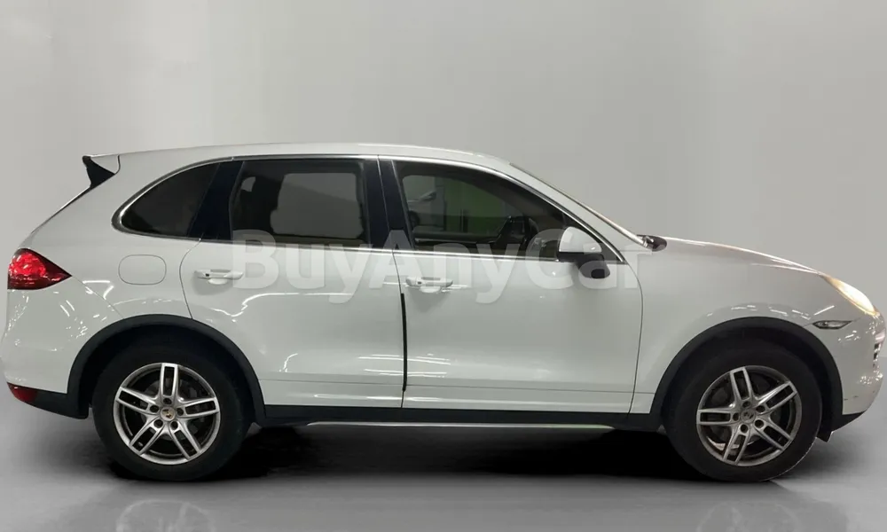 Vehicle photo 3