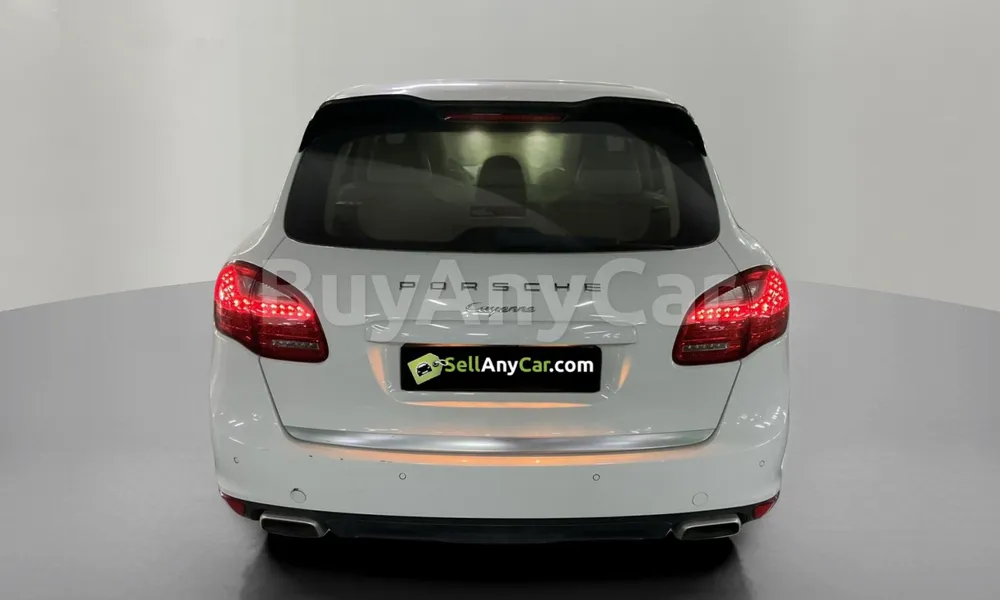 Vehicle photo 2