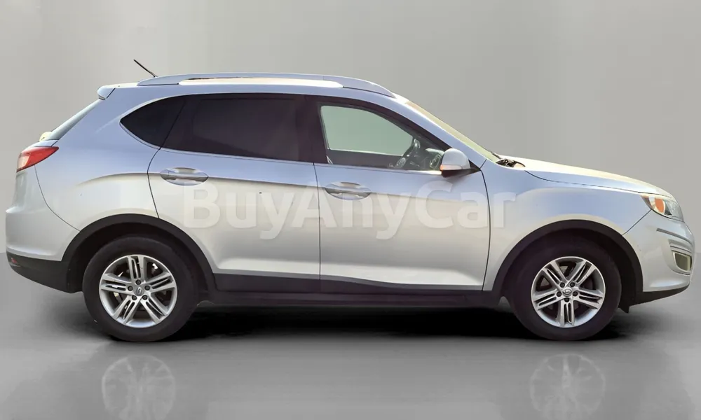 Vehicle photo 3