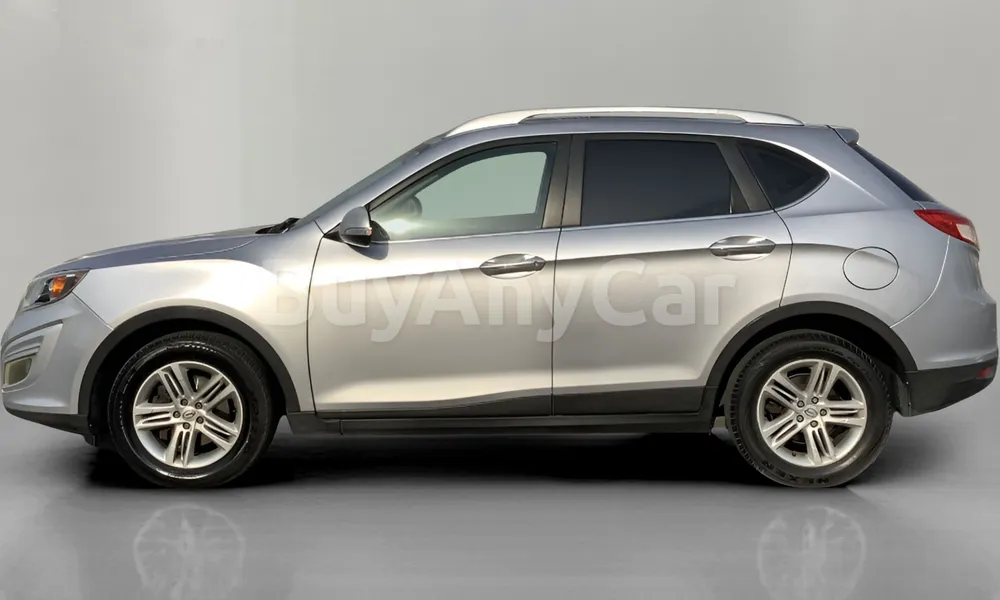Vehicle photo 4
