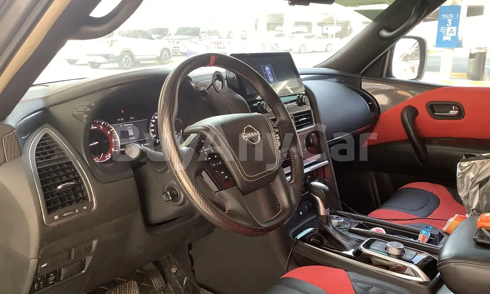 Vehicle photo 8