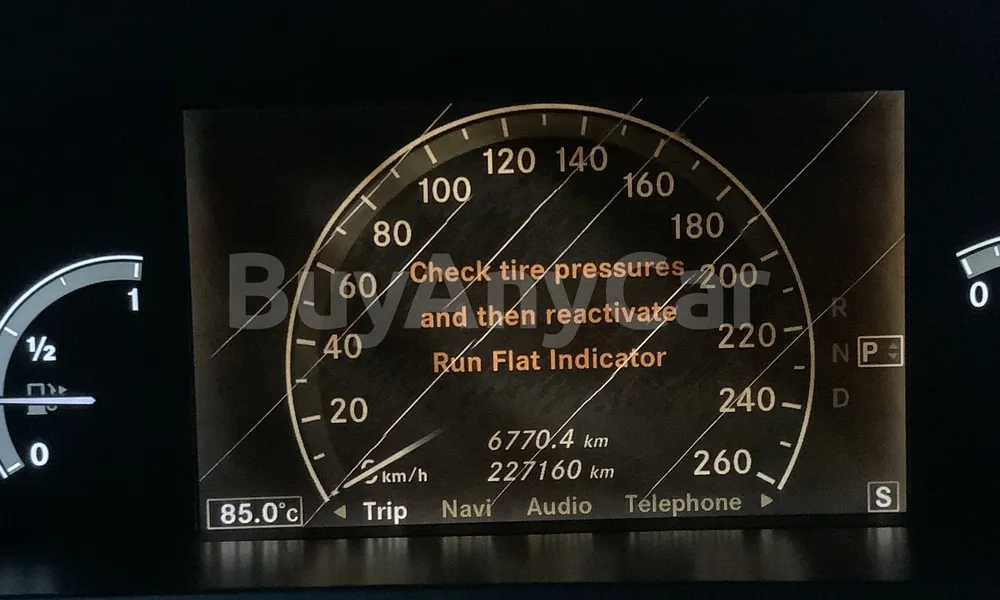 Vehicle photo 8