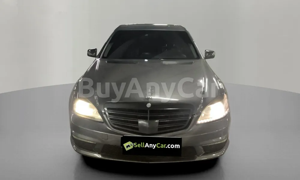 Vehicle photo 1