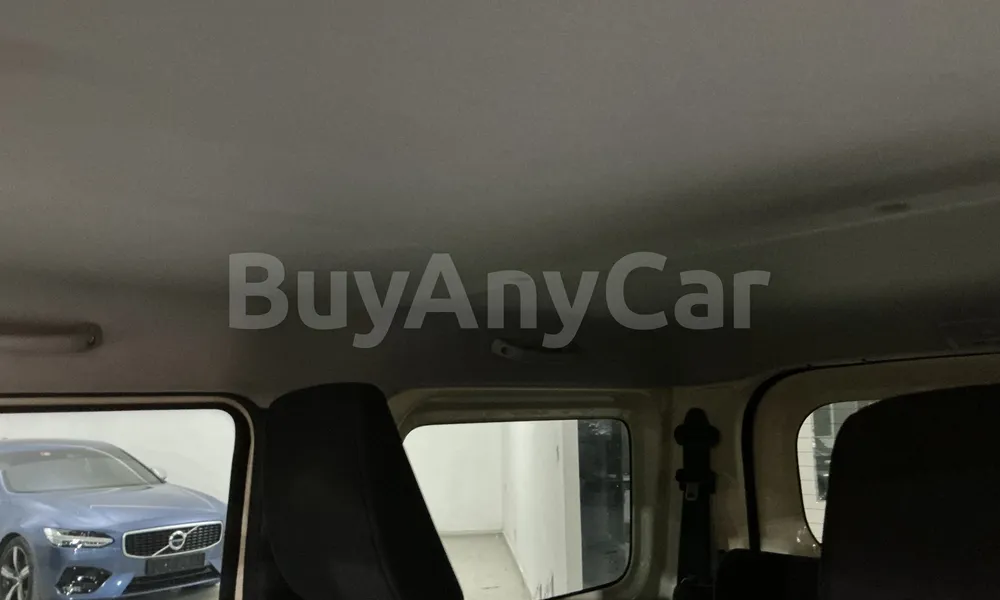 Vehicle photo 7