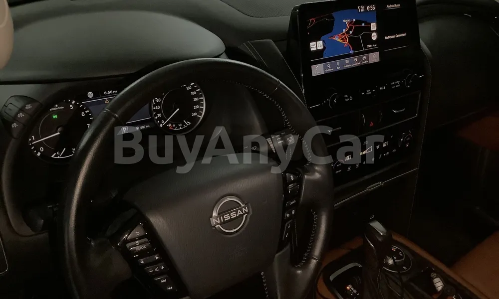 Vehicle photo 8