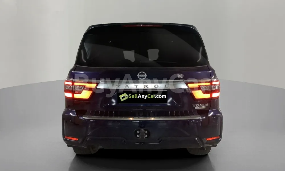 Vehicle photo 2