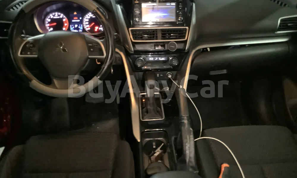 Vehicle photo 8