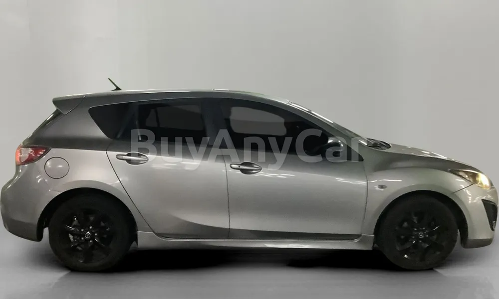 Vehicle photo 3