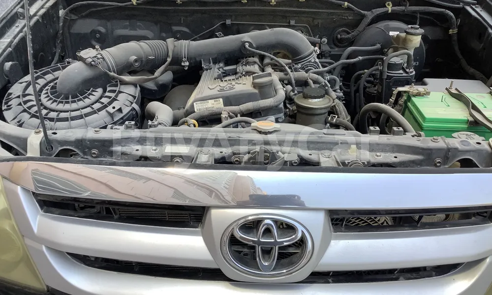 Vehicle photo 6