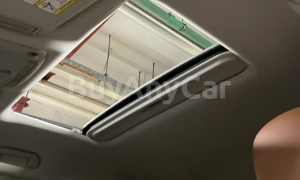 Vehicle photo 8