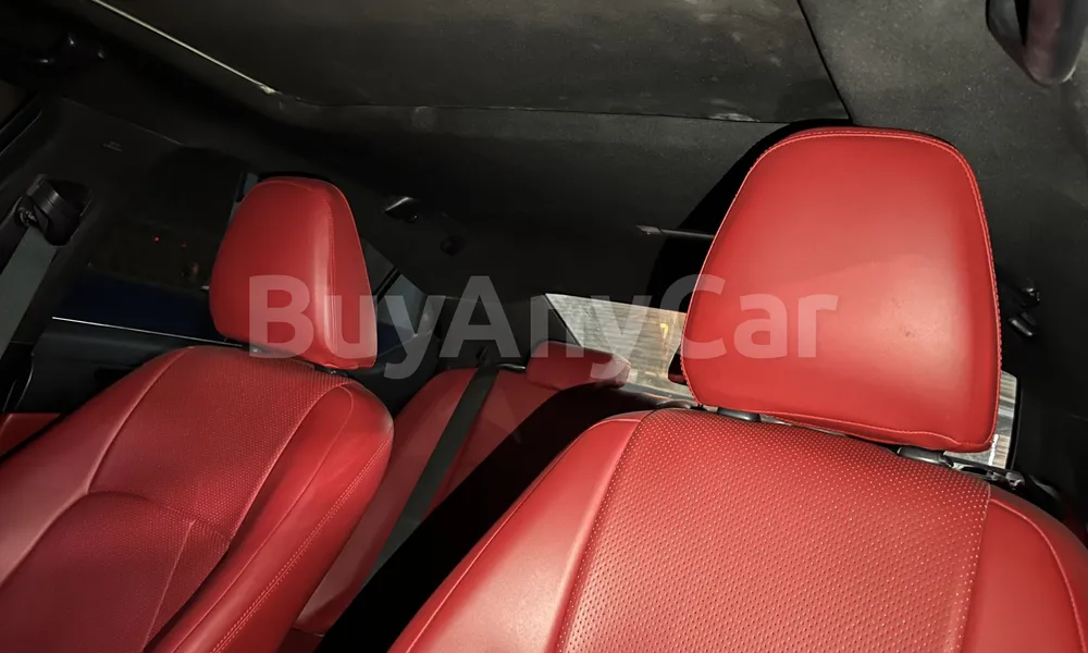 Vehicle photo 9