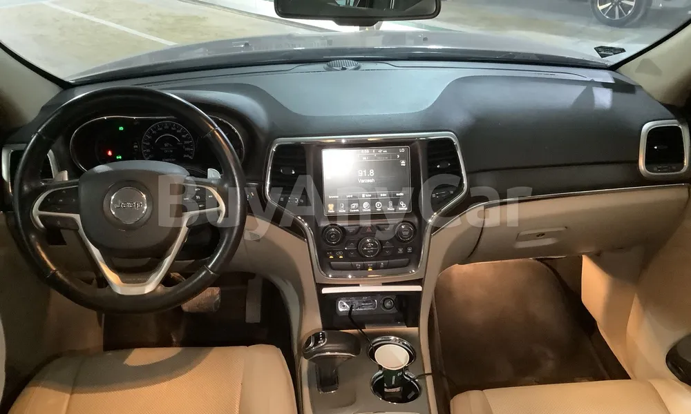 Vehicle photo 8