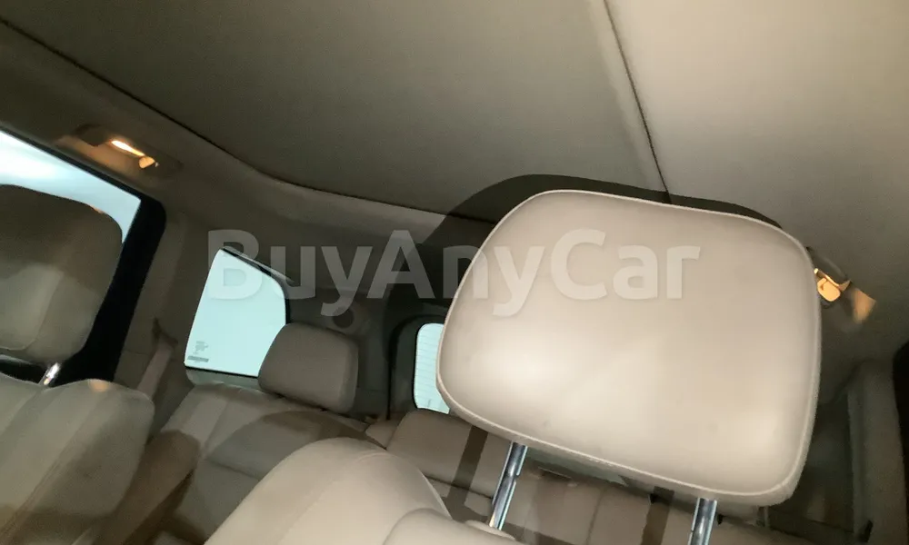 Vehicle photo 9