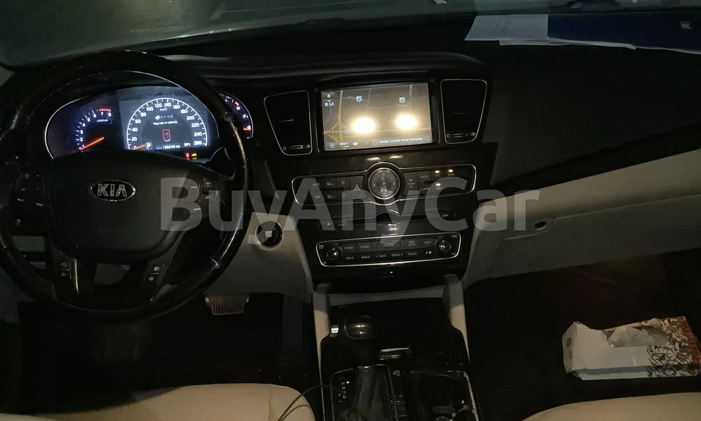 Vehicle photo 9