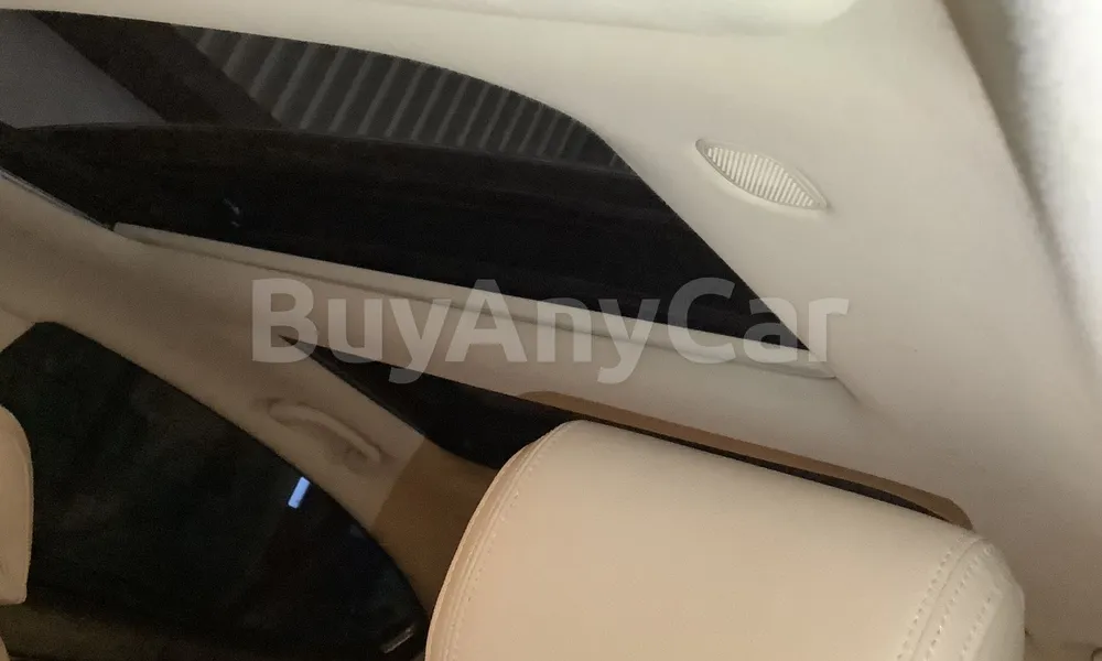 Vehicle photo 8