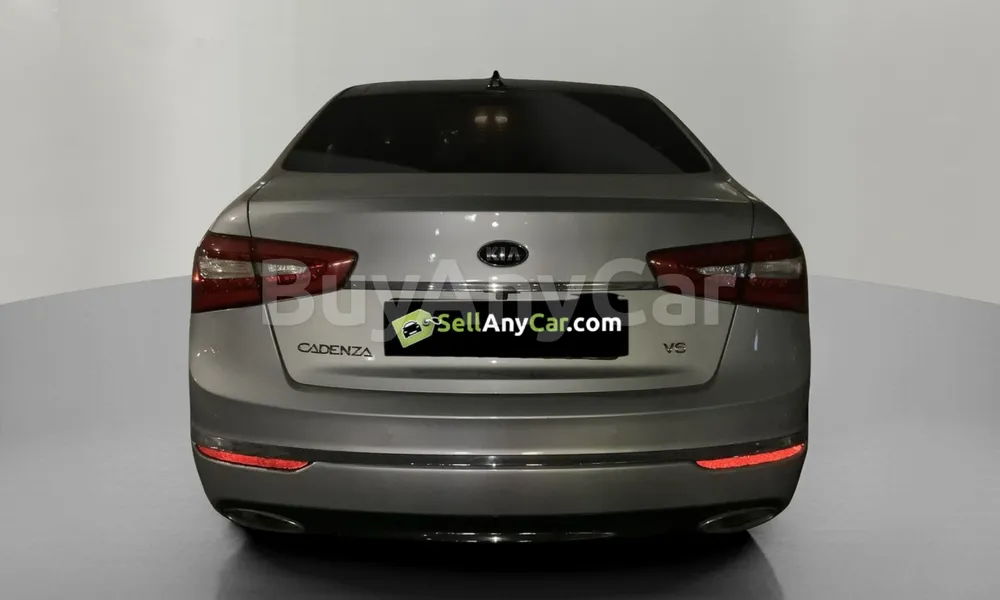 Vehicle photo 2