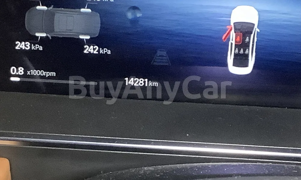 Vehicle photo 5