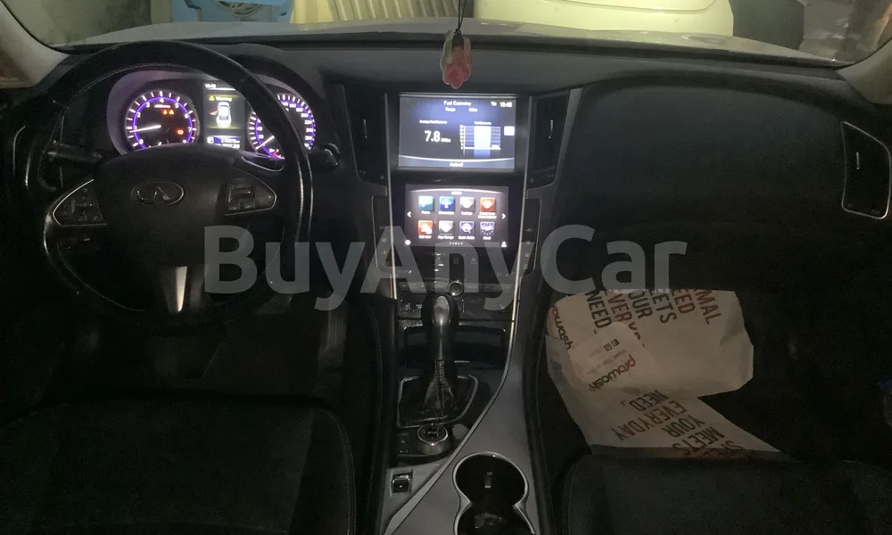 Vehicle photo 6