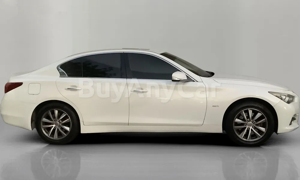 Vehicle photo 3