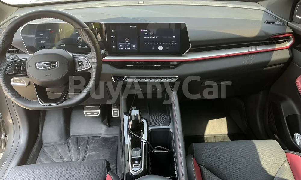 Vehicle photo 9