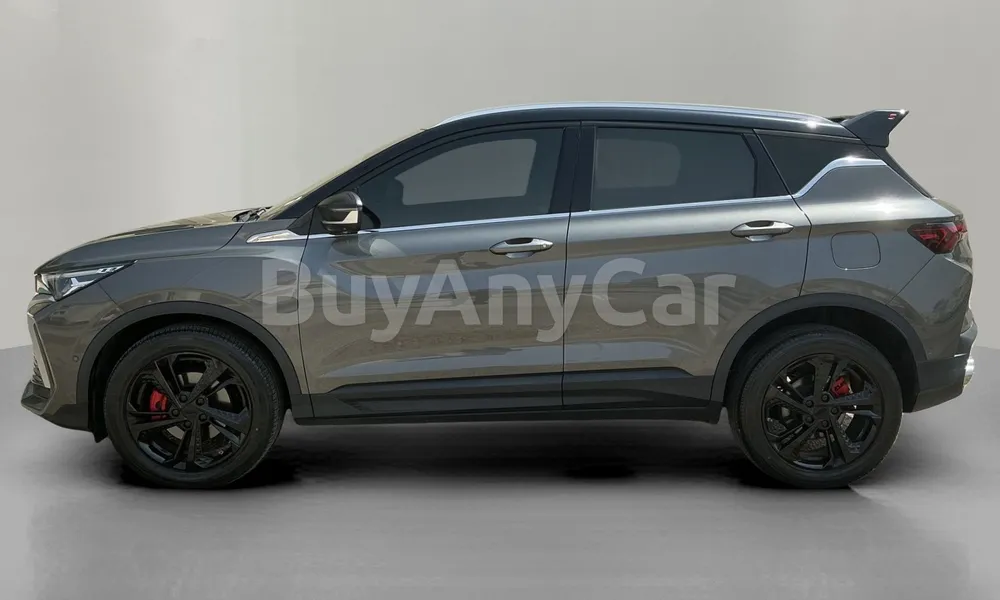 Vehicle photo 4